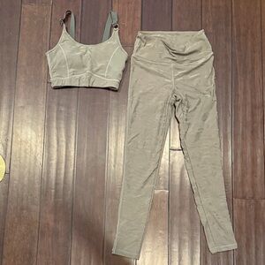 Women's Mono B Camo Jacquard Tactel Sports Bra and Pants Set Size Small